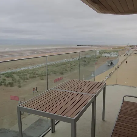 Lägenhet With Sea Views, Cleaning Included