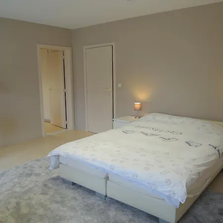 Lägenhet With Sea Views, Cleaning Included